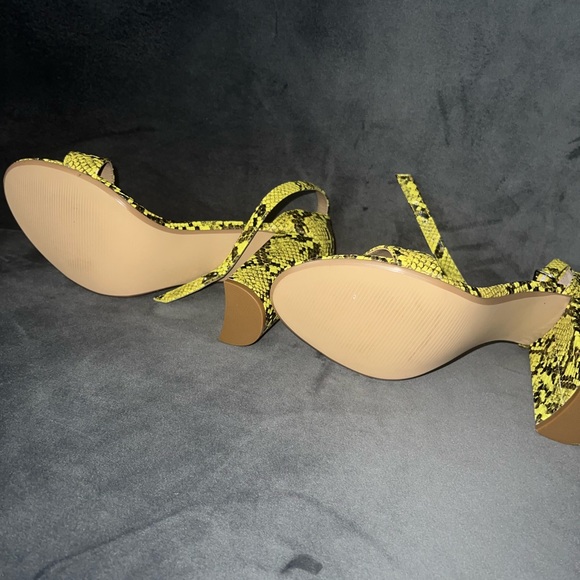 Steve Madden snakeskin heels - Picture 3 of 6